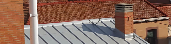 c-mo-colocar-una-chimenea-panel-sandwich-panelfix